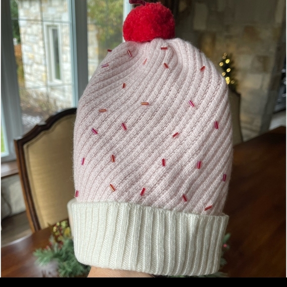 🍒 Kate Spade Cupcake hat - Picture 4 of 6